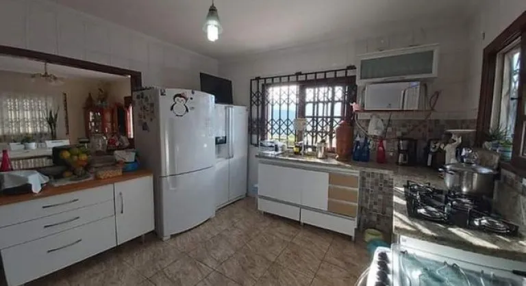 Imagem Casa com 3 Quartos à Venda, 242 m²em Fazendinha - Teresópolis