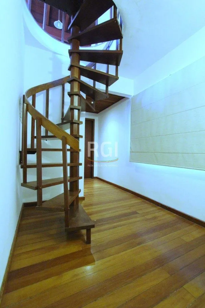 Imagem Casa para Venda - 185.29m², 4 dormitórios, sendo 2 suites, Teresópolis