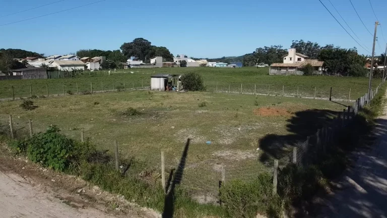 Imagem Terreno à venda em Garopaba-SC, bairro Campo Duna, 1.158 m² de área, próximo à Lagoa