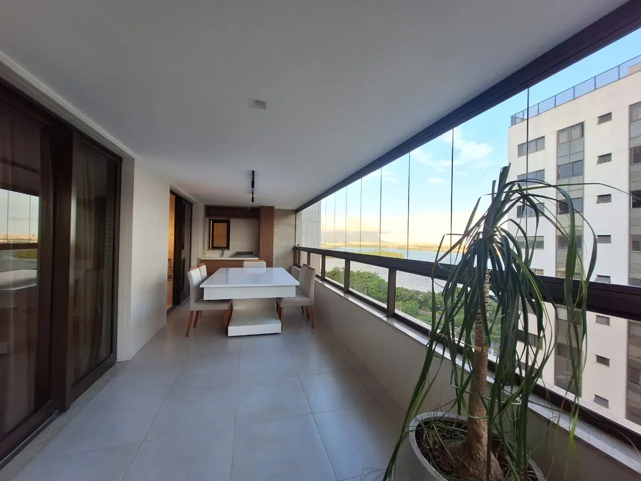 Foto do imóvel Apartamento para Venda em Rio de Janeiro, Barra da Tijuca, 4 dormitórios, 2 banheiros, 2 vagas