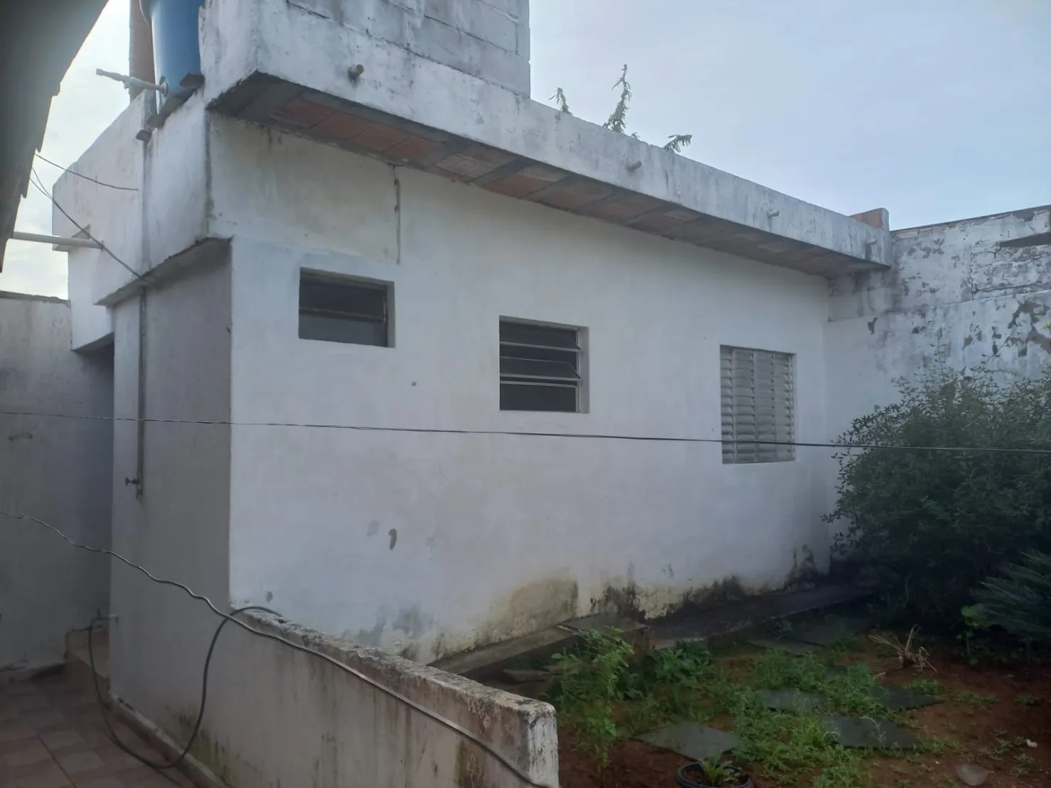 Imagem Casa à venda 2 Quartos, 3 Vagas, Conjunto Residencial Araretama, Pindamonhangaba - SP
