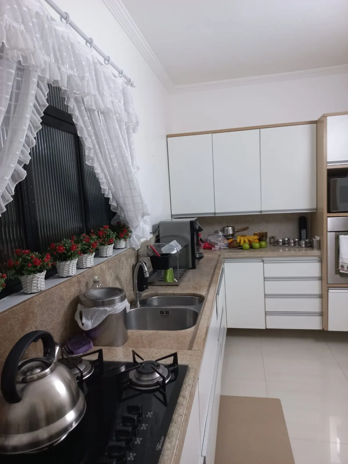 Imagem Encantador apartamento de 176m² no Condomínio Edifício Guarujá Tower à 300Mts da Praia