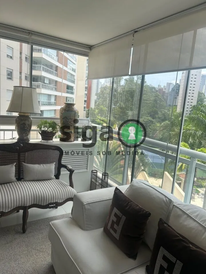 Imagem Apartamento á Venda com 200 m2, 4 dormitórios e 3 vagas, no Panamby