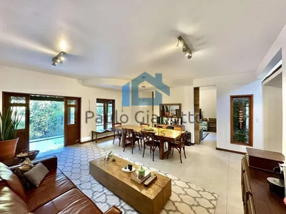 Imagem Casa charmosa com gourmet, spa e sauna em Cotia