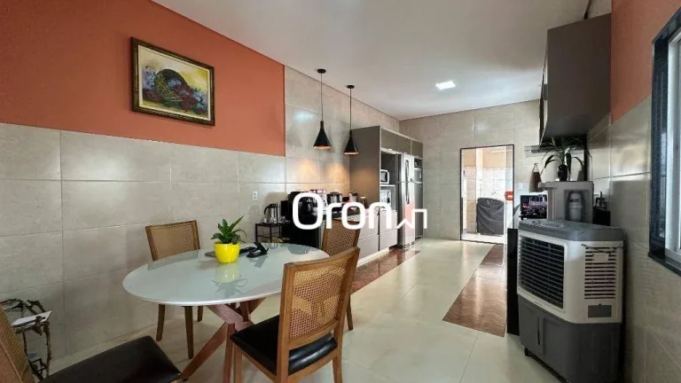 Imagem Sobrado à venda, 414 m² por R$ 1.350.000,00 - Setor Leste Vila Nova - Goiânia/GO