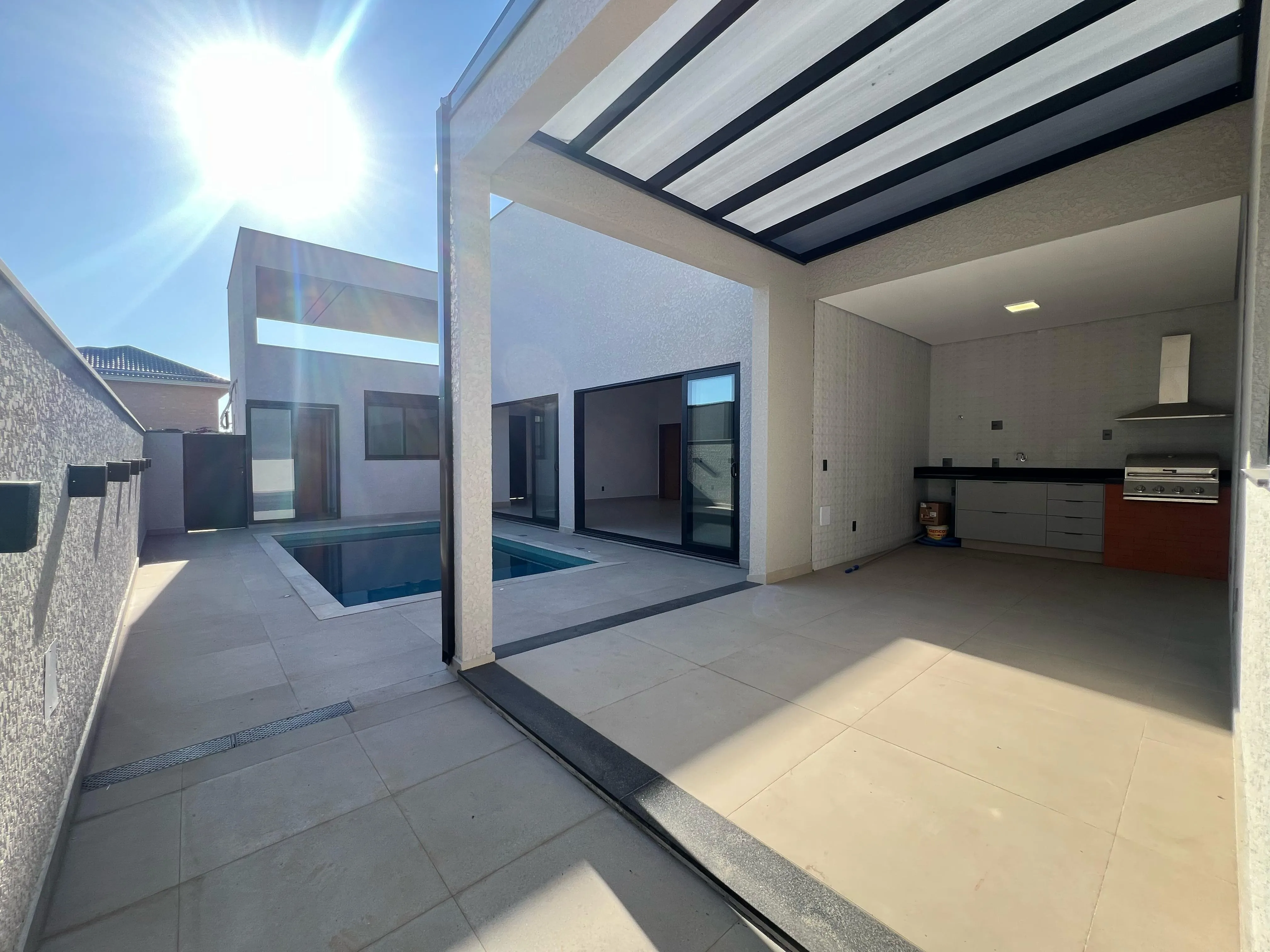 Imagem Exclusiva Casa Térrea com 4 Suítes e Piscina no Alphaville Nova Esplanada 3