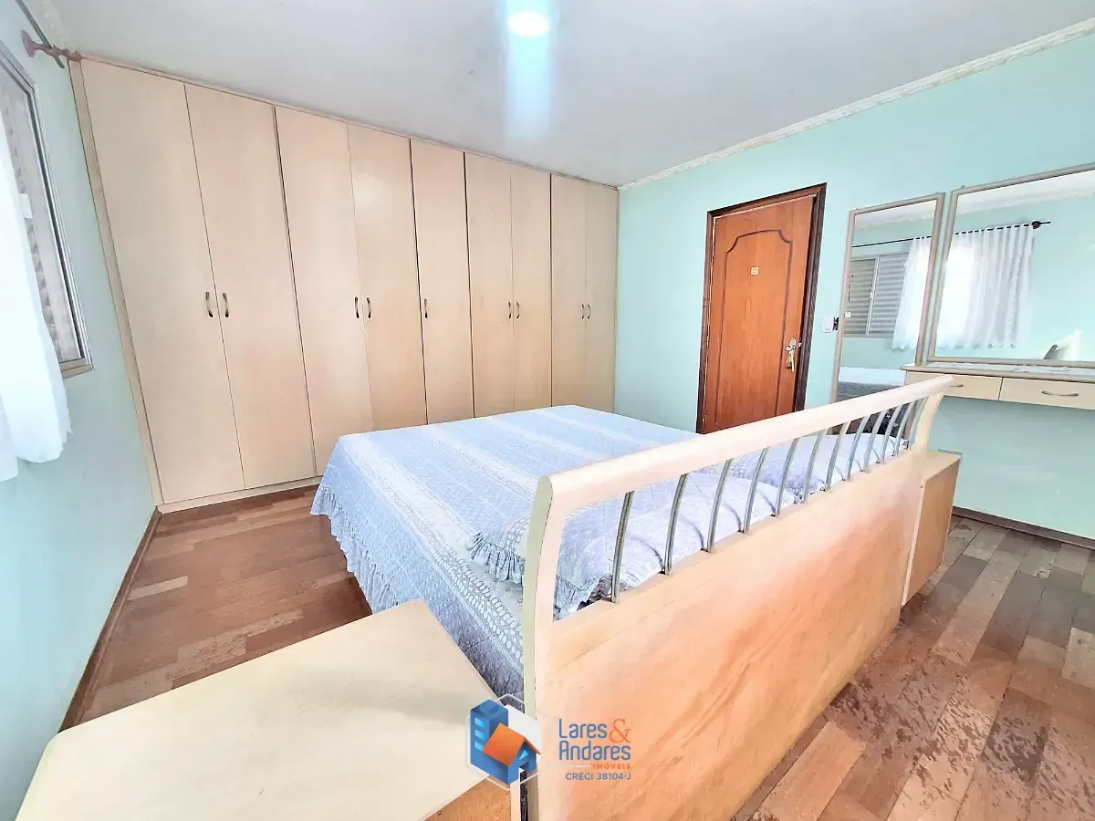 Imagem Sobrado para venda em Jardim Cecy com 2 quartos, 210m²