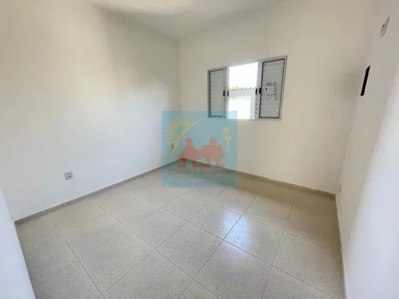 Imagem Casa com Piscina na Praia de Itanhaém, R$ 298mil