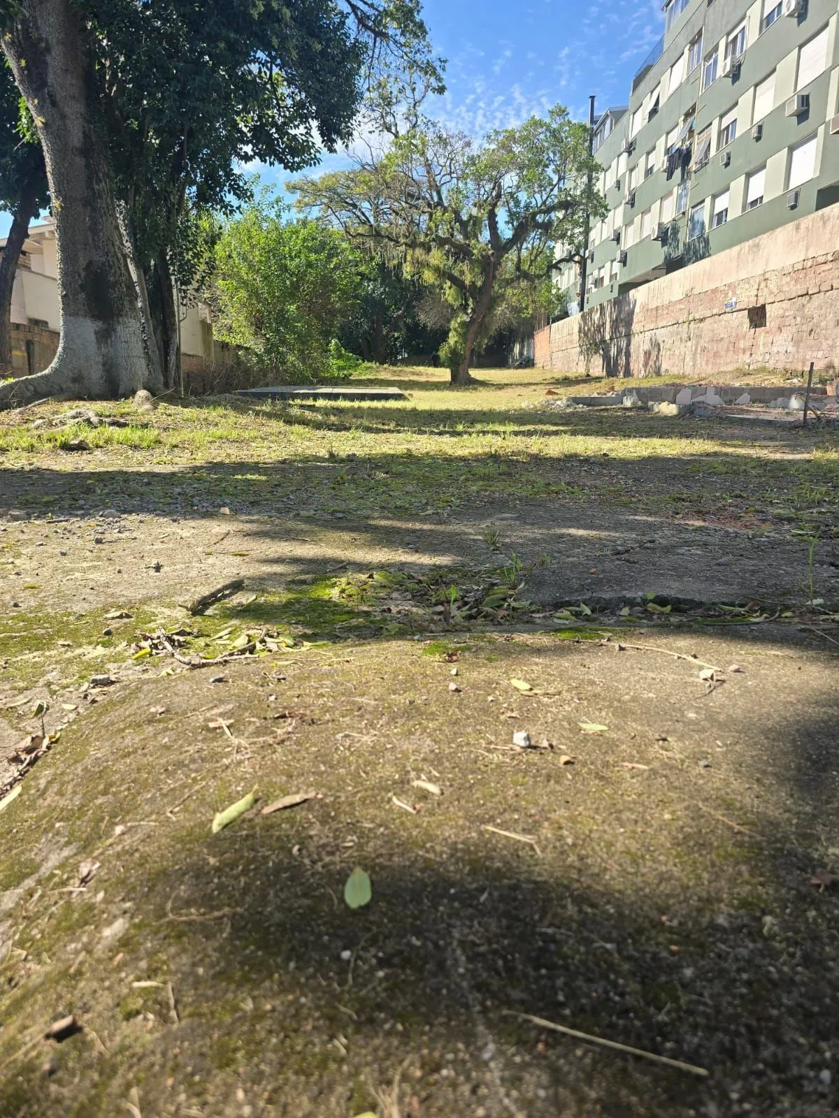 Imagem Terreno desocupado, localizado na Rua Doutor Campos Velho