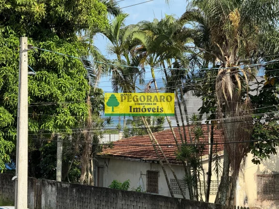 Imagem Sobrado à venda na Praia do Porto Novo em Caraguatatuba-SP: 2 quartos, 1 sala, 2 banheiros, 1 vaga de garagem, 95,00 m².