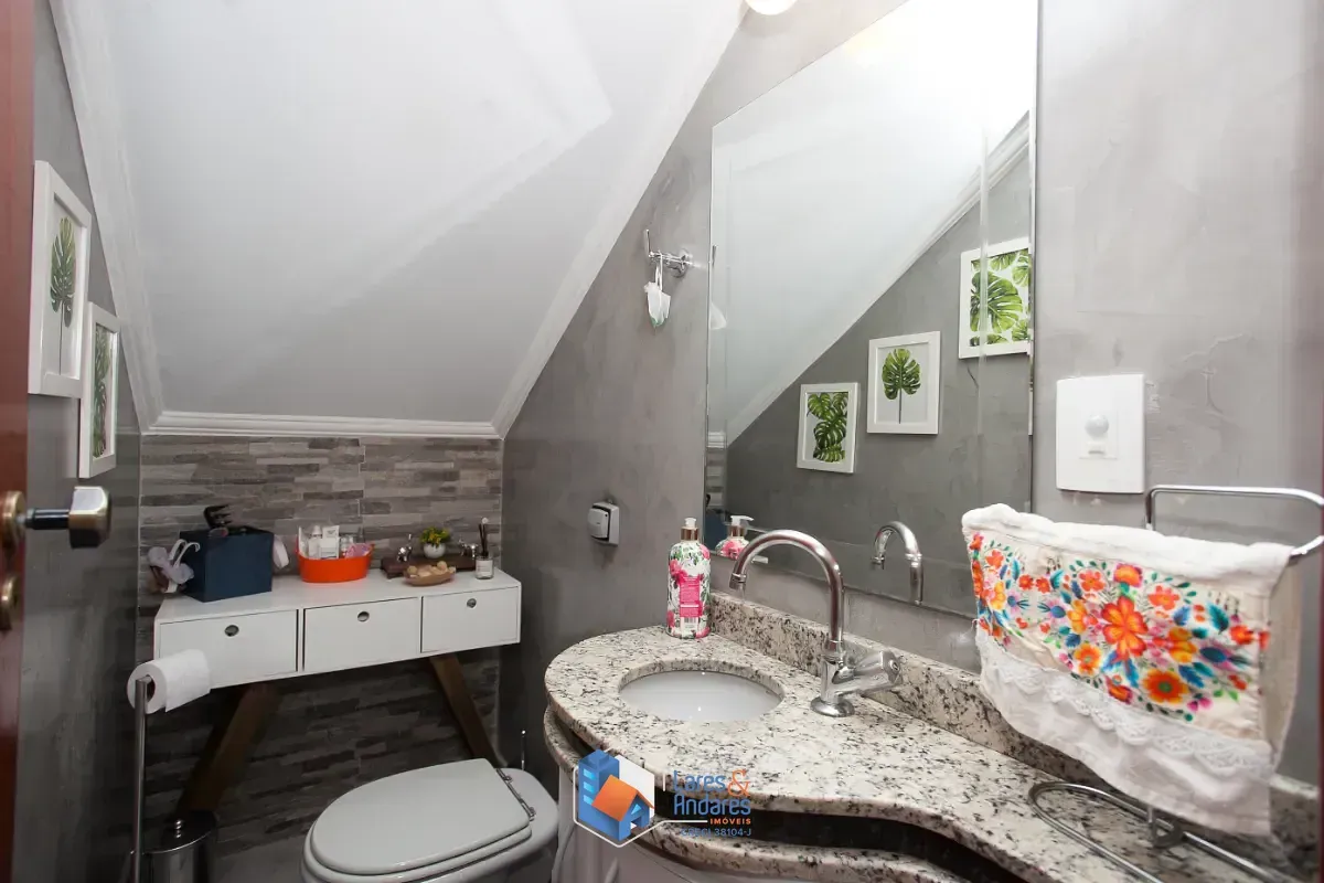 Imagem Sobrado para venda em Vila Pereira Barreto com 3 quartos, sendo 2 suítes, 200m²