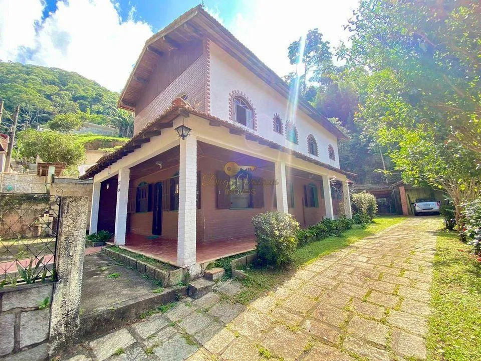 Imagem Casa para Venda em Teresópolis / RJ no bairro Albuquerque