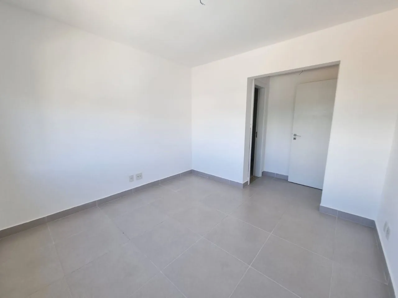 Imagem Apartamento 02 Dormitórios Com Sacada Bairro Tristeza