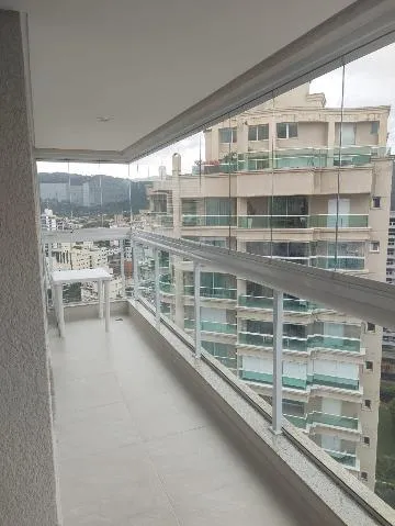 Imagem VENDA DE APARTAMENTO PANORAMIQUE 180°, EM GUARUJÁ/SP, 69m² com 2 dorm, sala de estar ampla, cozinha, varanda gourmet e vaga coberta. CONSULTE-NOS.