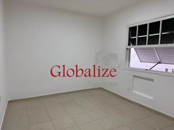 Imagem Apartamento amplo de 1 dormitório, condomínio baixo, vaga de garagem garantida e excelente localização.