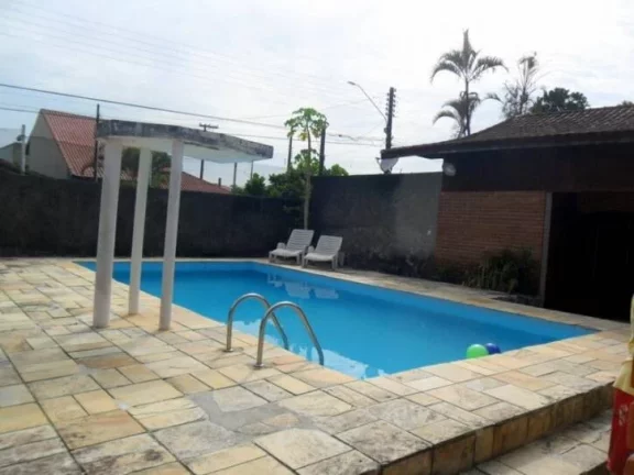 Imagem CASA EM DOIS LOTES - LADO LINHA - PISCINA