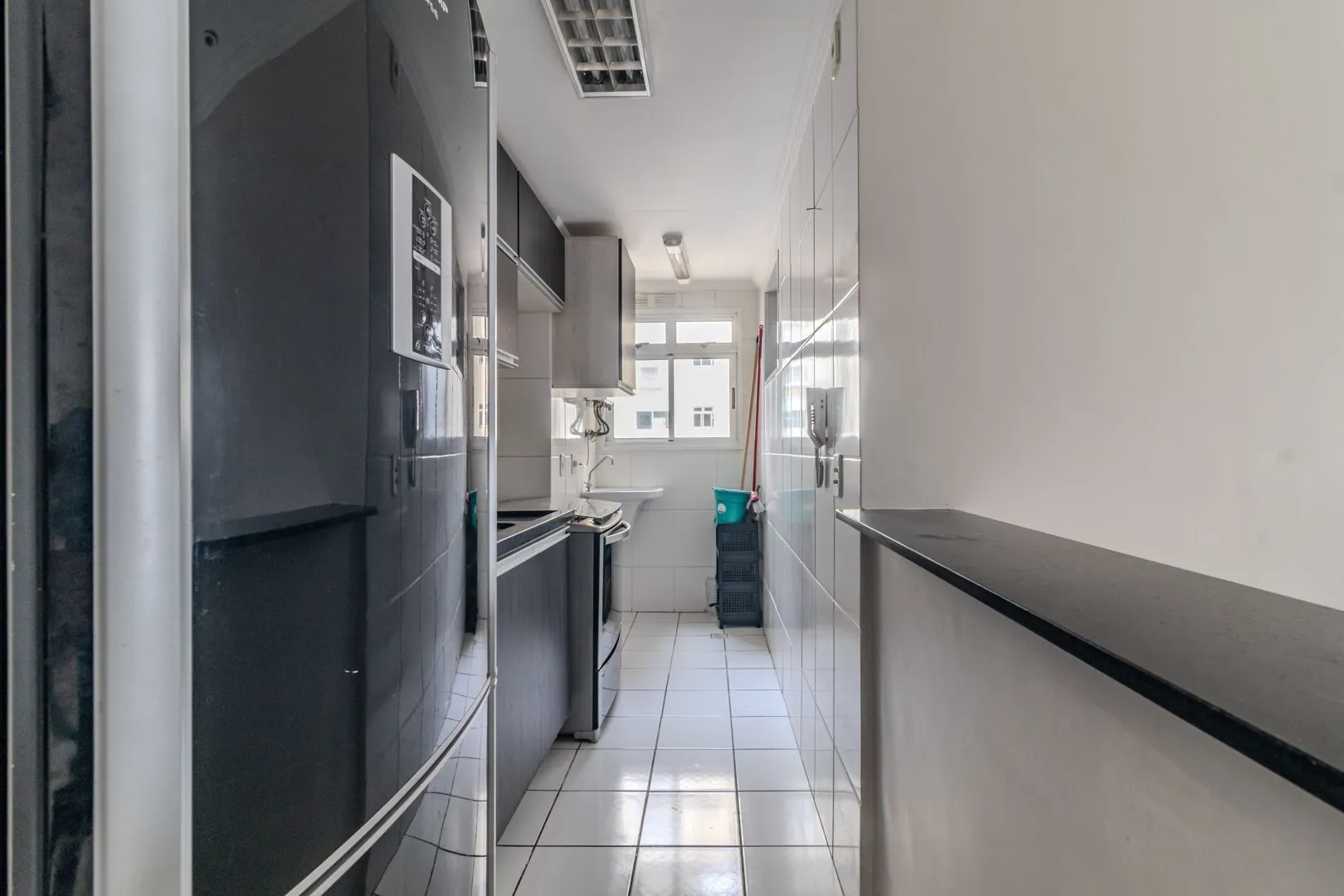 Imagem MÁFFER IMÓVEIS ALUGA LINDO APARTAMENTO 2 DORMITÓRIOS MOBILIADO COM GARAGEM NA AV. ASSIS BRASIL, PRÓXIMO AO SHOPPING LINDÓIA