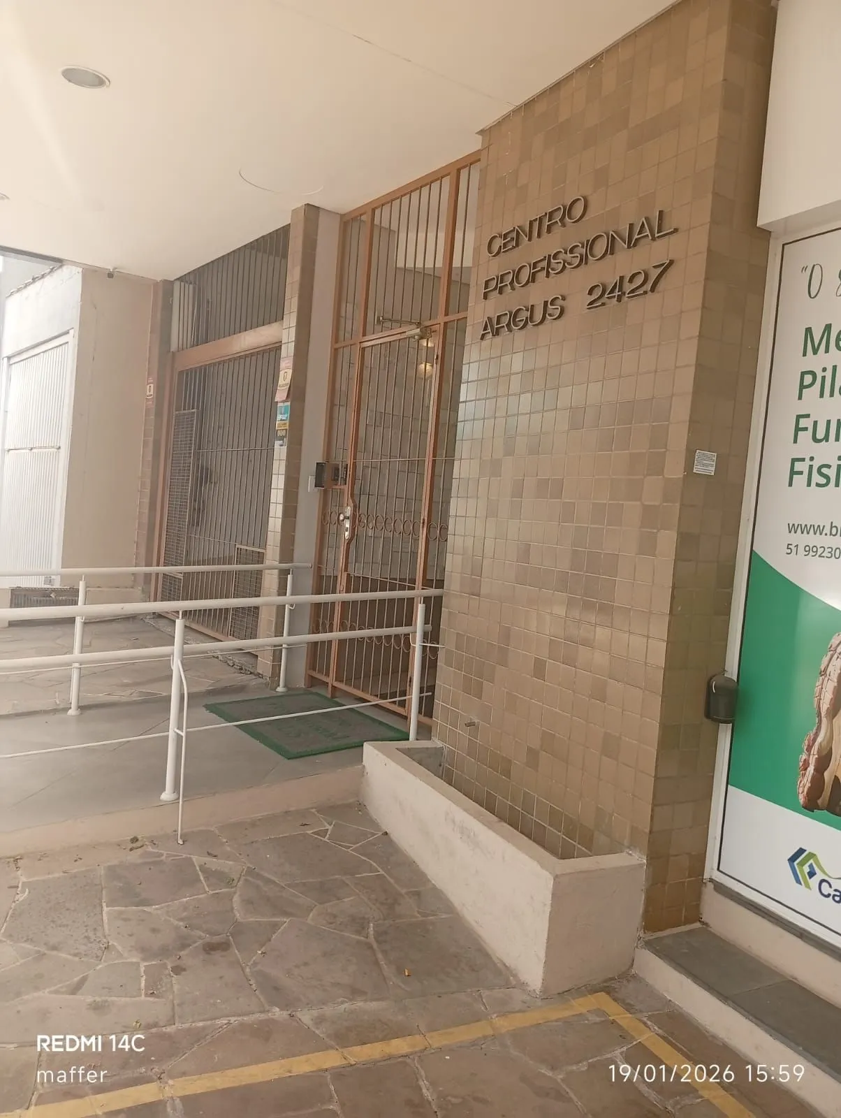 Imagem EXCELENTE SALA COMERCIAL - VENDA / LOCAÇÃO Av. Cristóvão Colombo, 2427 - Floresta | Porto Alegre/RS Junto à Av. Nova York - localização estratégica e valorizada