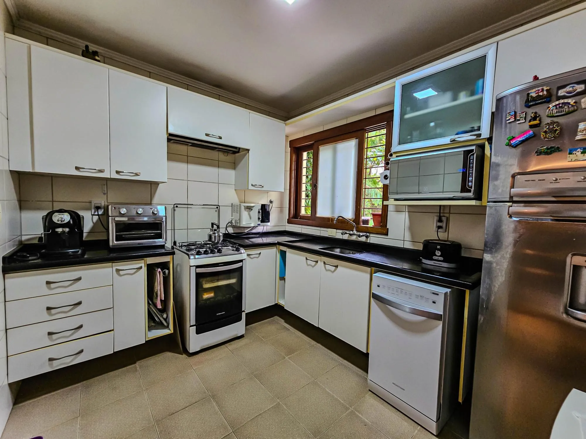 Imagem Casa em condomínio fechado, 5 dormitórios, Bairro Teresópolis