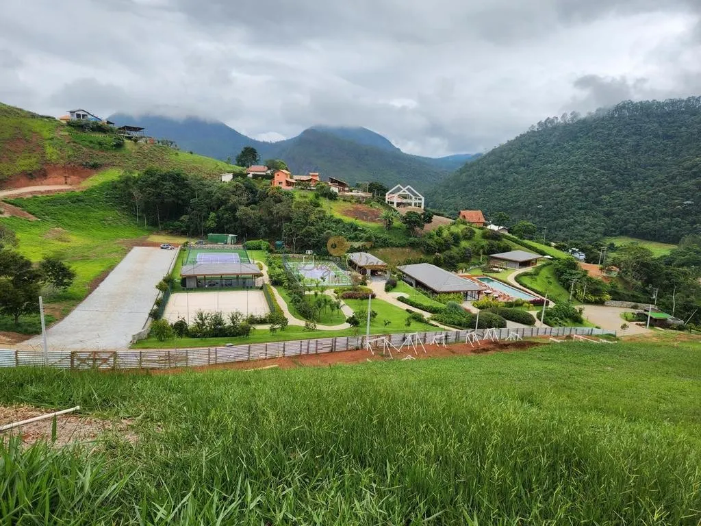 Imagem Terreno em Condomínio para Venda em Teresópolis / RJ no bairro Vale Alpino