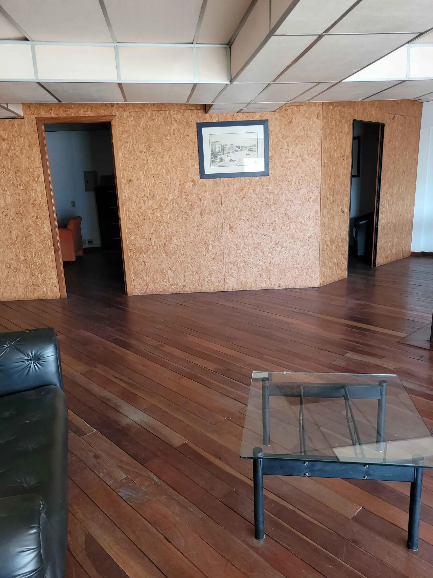 Imagem MÁFFER IMÓVEIS ALUGA SALAS COMERCIAIS COM GARAGEM Excelente imóvel comercial em localização estratégica e de alto fluxo de veículos e pedestres, ideal para empresas, clínicas, escritórios corporativos ou instituições financeiras.