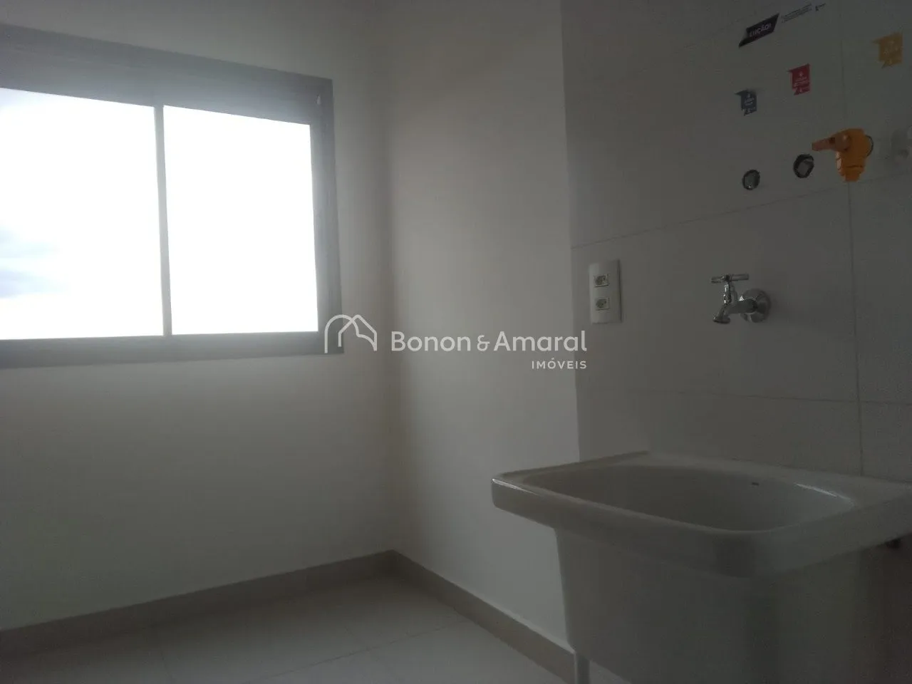 Imagem Duplex Amplo com 1 Suíte e 3 Vagas - 192 m²