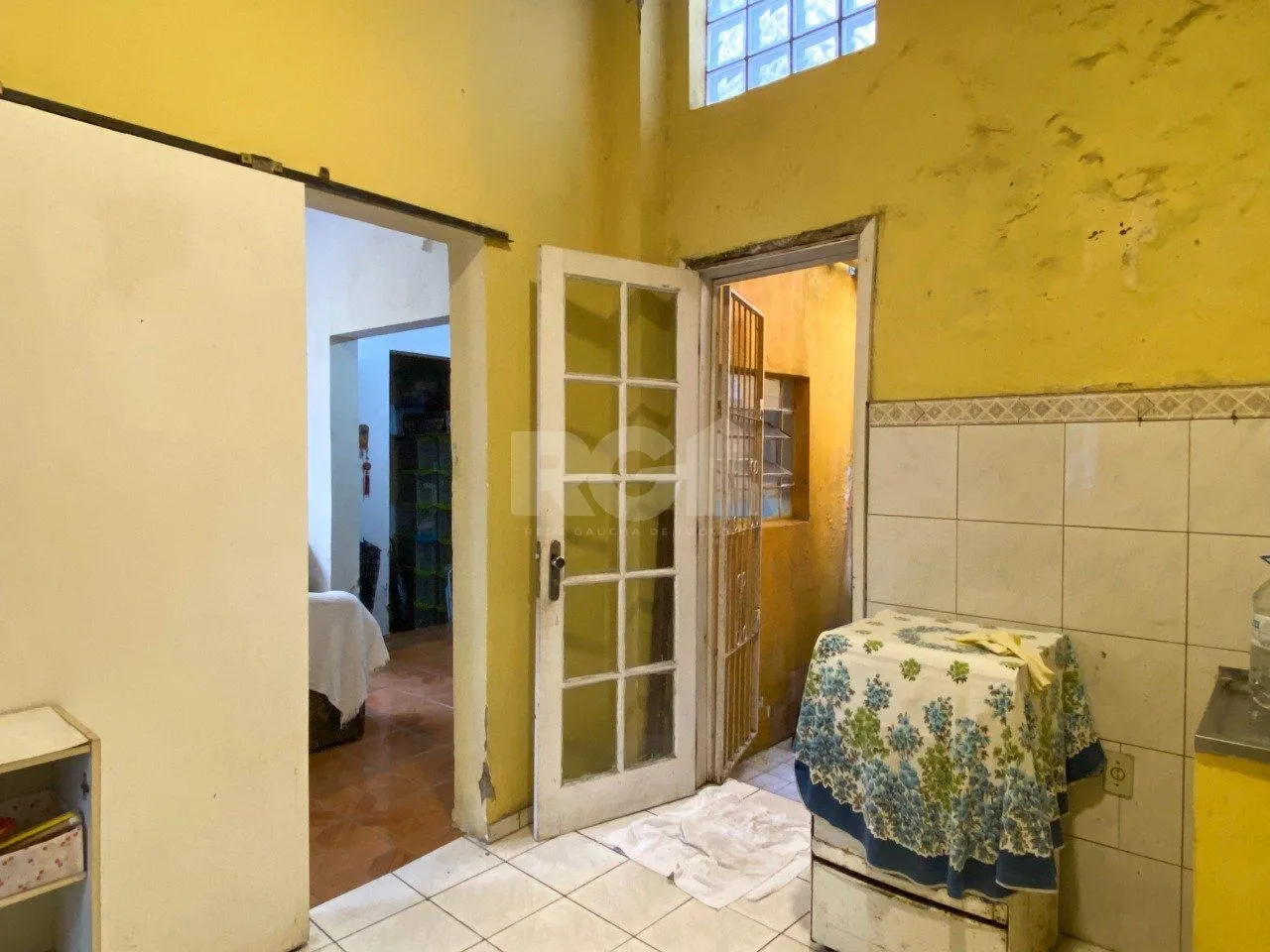 Imagem Casa de esquina com 64m², próximo ao Cais Embarcadero