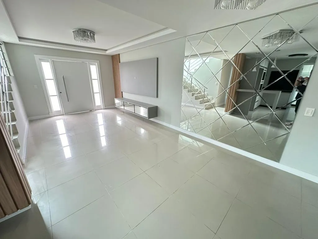 Imagem Casa Alto Padrão Condomínio