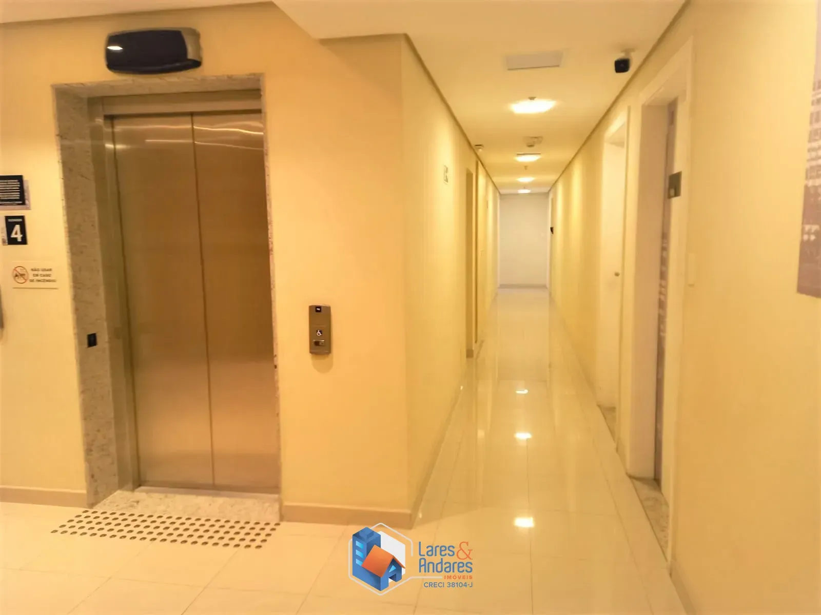 Imagem SALA À VENDA, COM 37M² 2 SALAS + RECEPÇÃO, 2 BANHEIROS, COM SACADA E VISTA DO NONO ANDAR, COM 1 VAGA EM FRENTE A ESTAÇÃO PARAISO DO METRÔ - VILA MARIANA