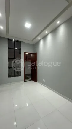 Imagem Casa padrão à venda no Vale do Sol, Parnamirim - Confira essa oportunidade!