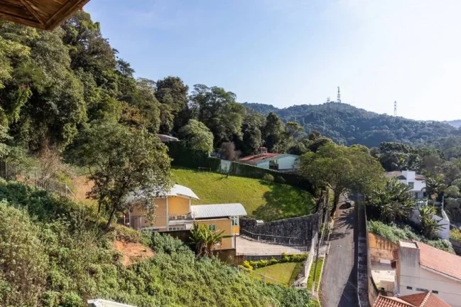Imagem Incrível casa de alto padrão em um condomínio fechado com localização privilegiada na serra.