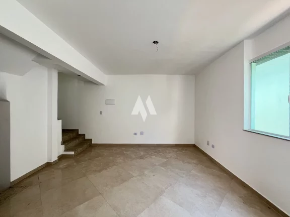 Imagem Casa alta á venda com o melhor valor de m² da região - 2 dormitórios com 2 suítes e garagem - Campo Grande, Santos/SP