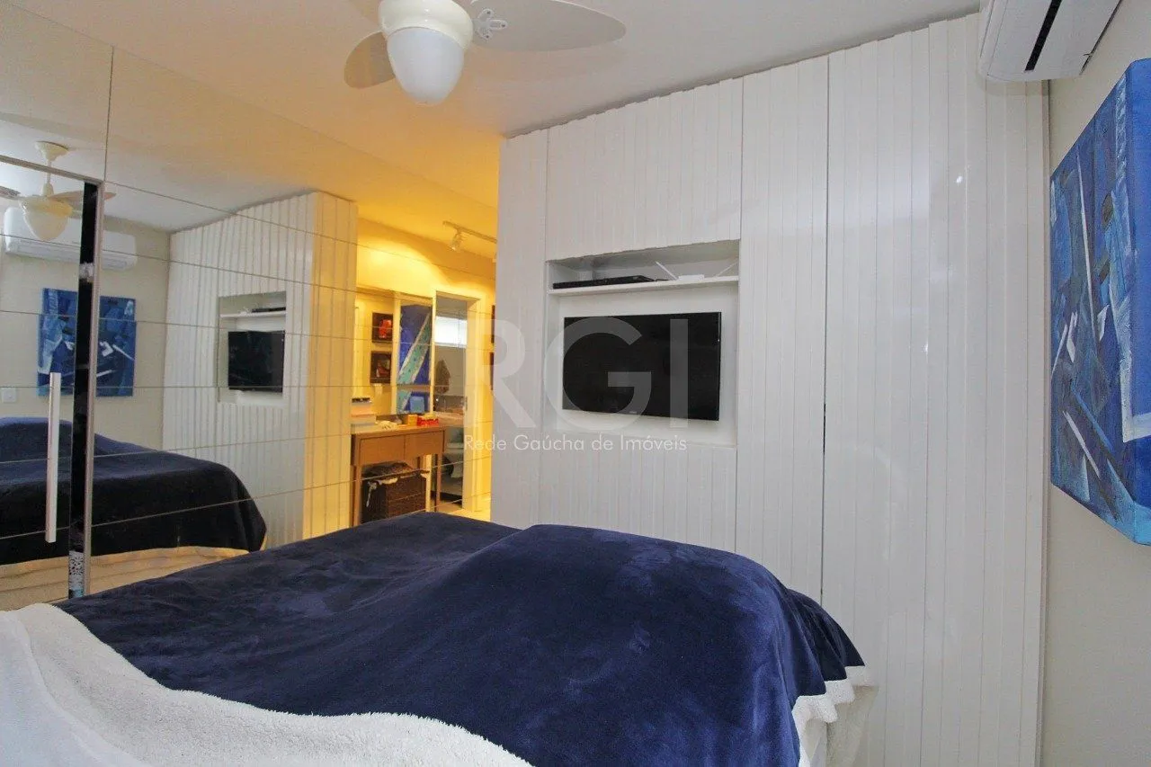 Imagem Cobertura para Venda - 106.84m², 3 dormitórios, sendo 2 suites, Petrópolis
