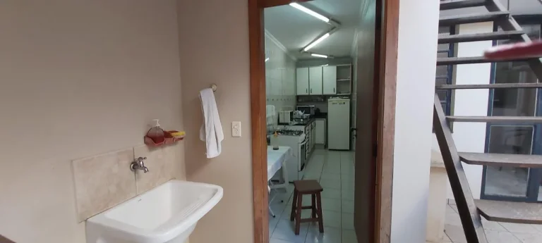 Imagem Excelente imóvel comercial com 3 vagas de recuo , 6 salas sendo com moveis embutidos de excelente q...