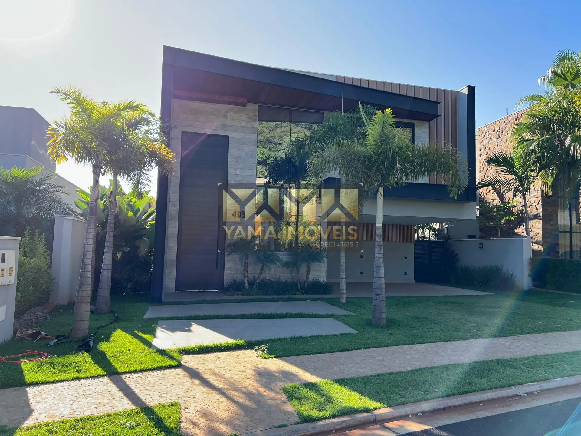 Foto do imóvel Casa Alto Padrão em Residencial e Empresarial Alphaville em Rua Luiz Zaccaro Netto