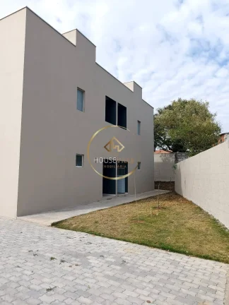 Imagem Casa Sobrado 2 dormitórios com quintal, 1 vaga, Sjc.