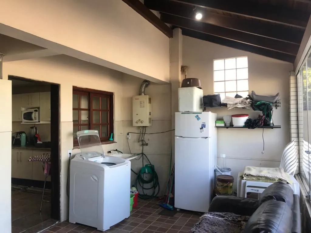 Imagem Sobrado semi mobiliado de 3 dormitorios sendo uma suite no bairro Hipica