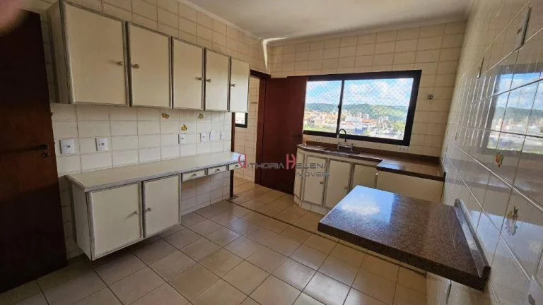 Imagem Apartamento com 3 dormitórios para alugar, 190 m² por R$ 4.564/mês - Edifício Europa - Itatiba/SP
