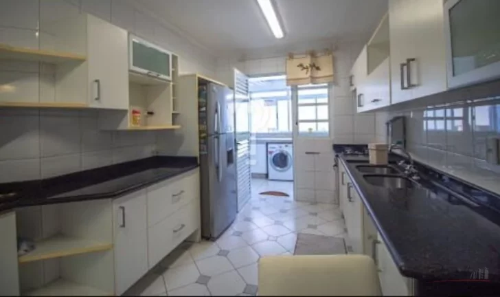 Imagem O Residencial Porto Seguro é localizado no centro da cidade, contém 4 dormitórios sendo 1 suíte ...