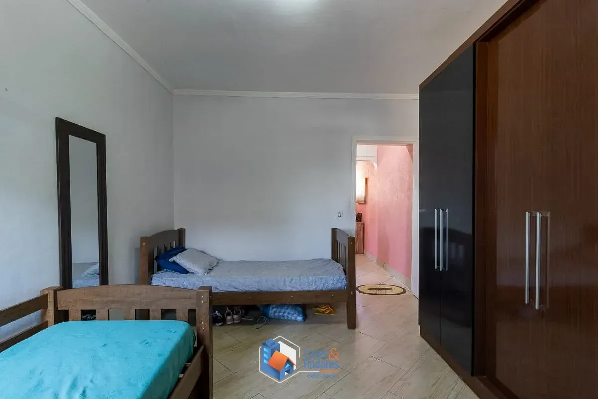 Imagem Sobrado para venda em Jardim São Carlos (Zona Leste) com 4 quartos, sendo 1 suíte, 400m²