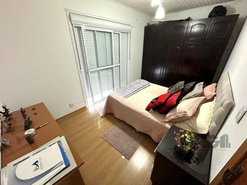 Imagem Casa de 160m² com 4 quarto no Bairro Farrapos
