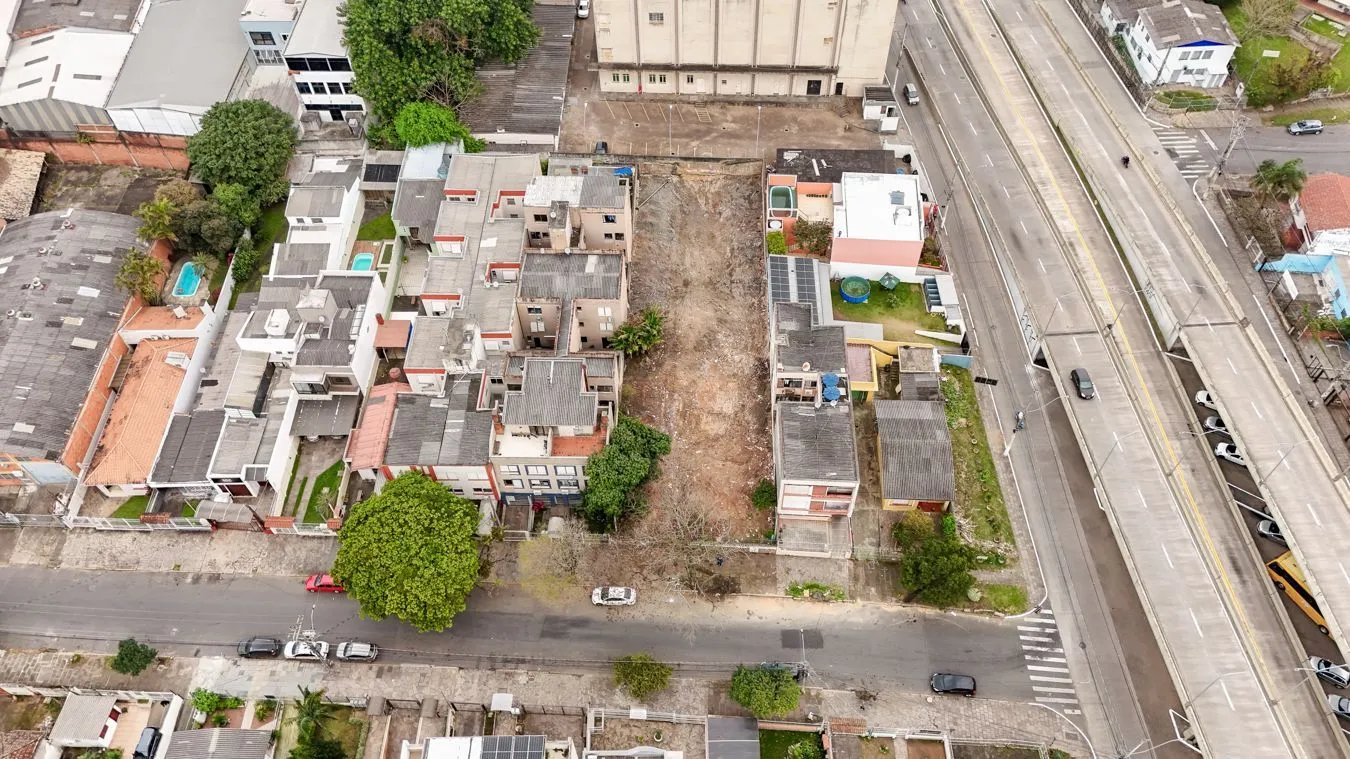 Imagem Terreno 968m² no bairro Partenon