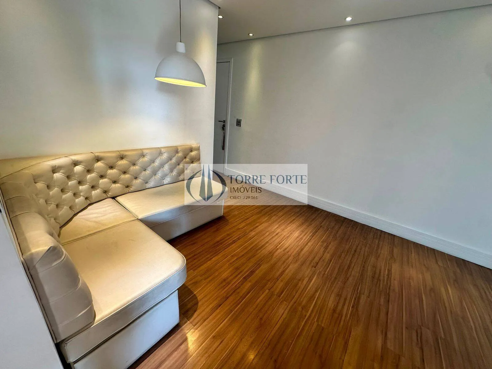 Imagem Lindo Apartamento com 2 dormitorios 2 vagas , varanda na Vila Carrão.