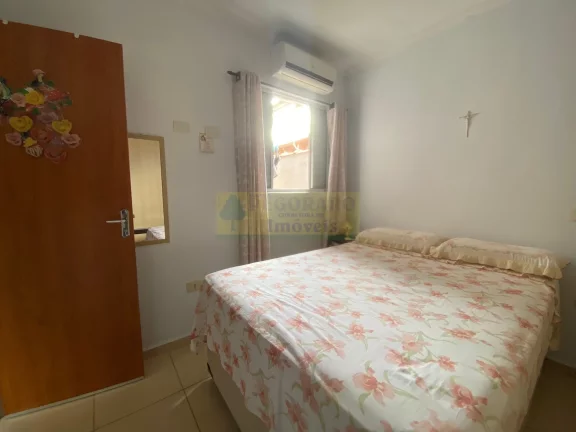 Imagem Oportunidade Única para Seu Negócio: 7 Apartamentos Comerciais com 16 Quartos, 7 Salas, e Piscina!