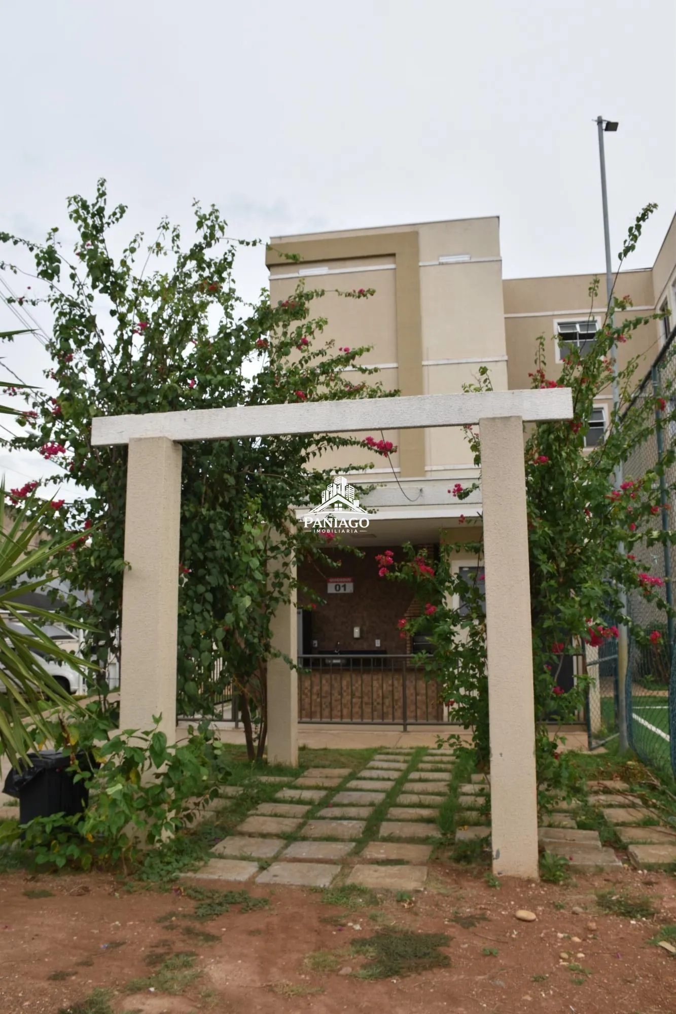 Imagem APARTAMENTO NO CONDOMINIO CHAPADA BOULEVARD -COM 2 QUARTOS, SALA,COZINHA,GARAGEM