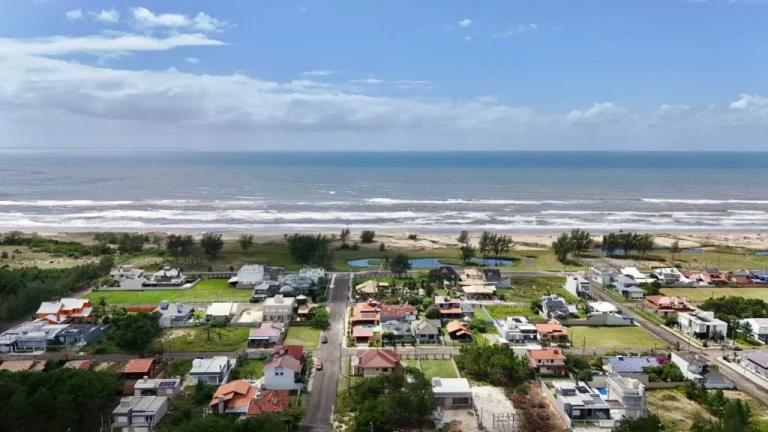 Imagem Sobrado 8 dormitórios - Bairro Capão Novo