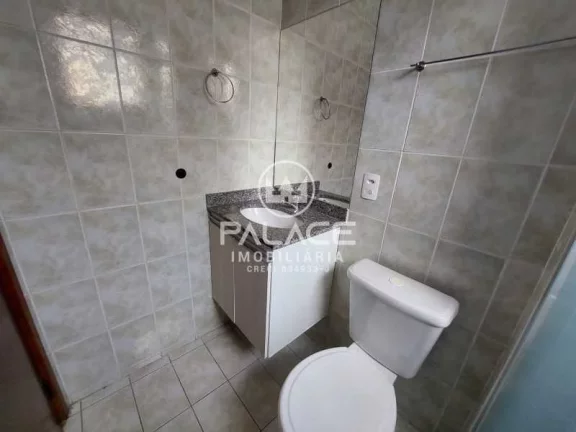 Imagem Garagem para 2 carros, sala 2 ambientes, lavabo, cozinha com armários, banheiro social, 3 dormitór...