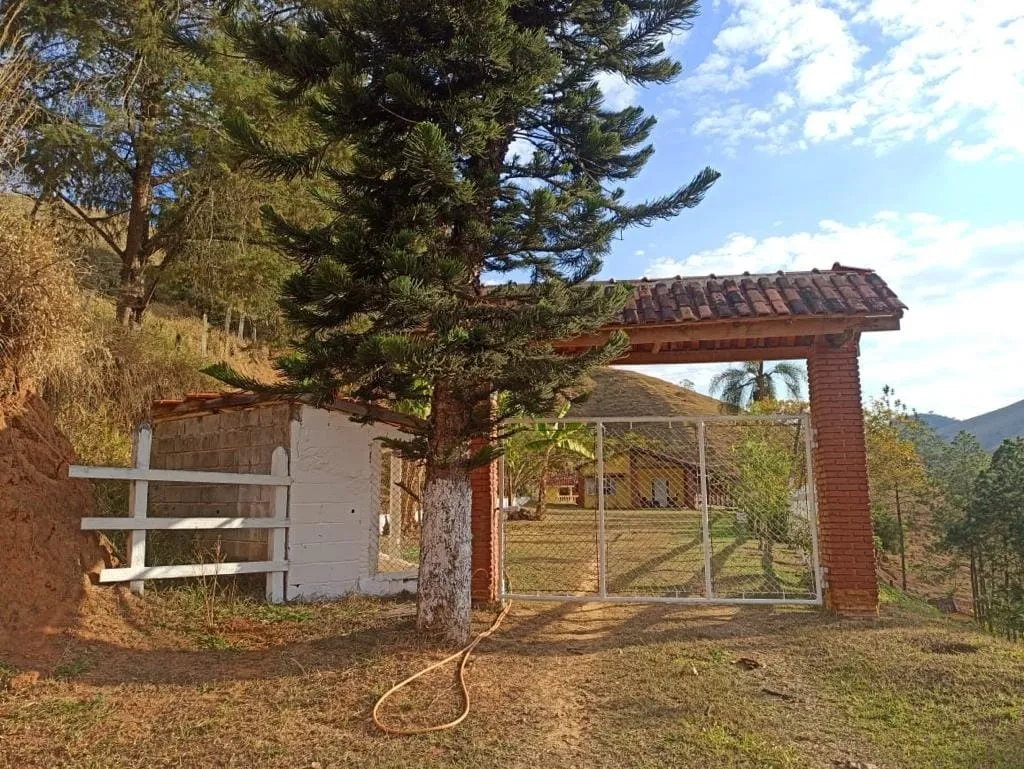 Imagem Chácara à venda 3 Quartos, 1 Suite, 108000M², Zona Rural, São José dos Campos - SP