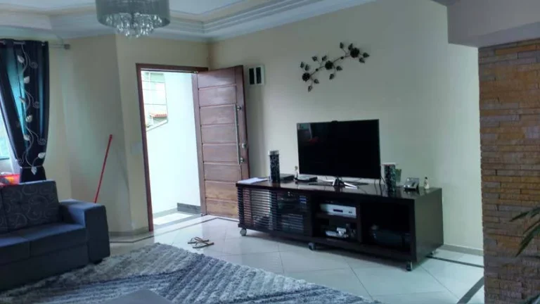 Imagem Sobrado com 243 m² 4 Suítes, 7 Vagas, Quintal com Churrasqueira