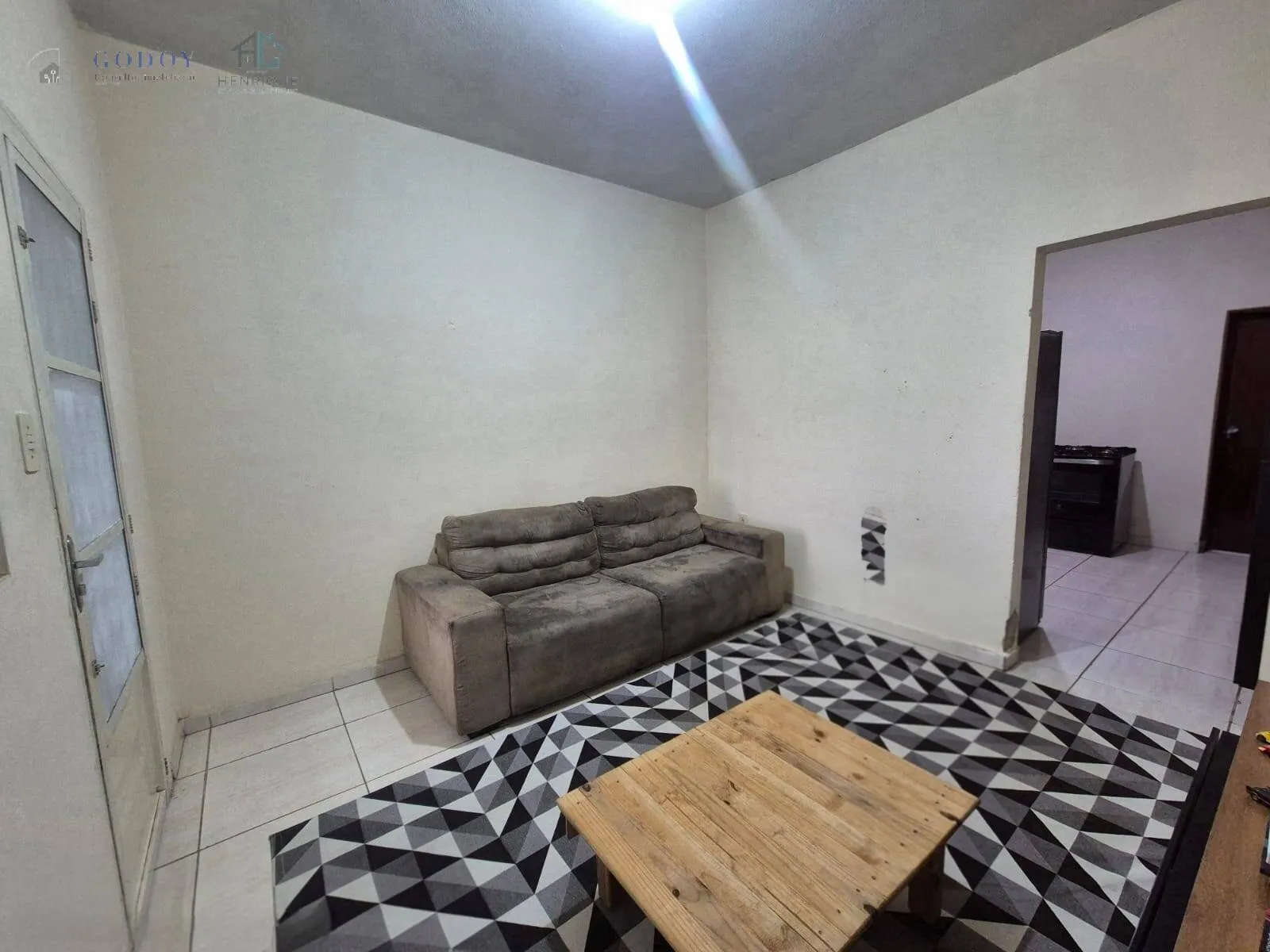 Imagem Casa com 2 Dormitórios e Garagem para 2 Carros